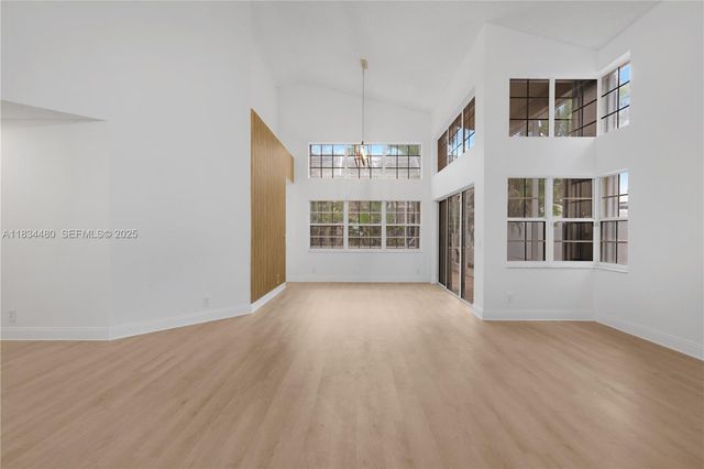 1525 Seabay Road, Weston, FL 33326