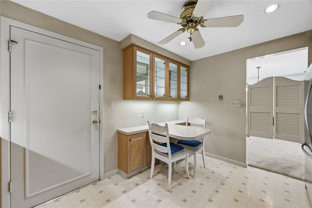 130 Thompson Dr SE 210, Cedar Rapids, IA 52403