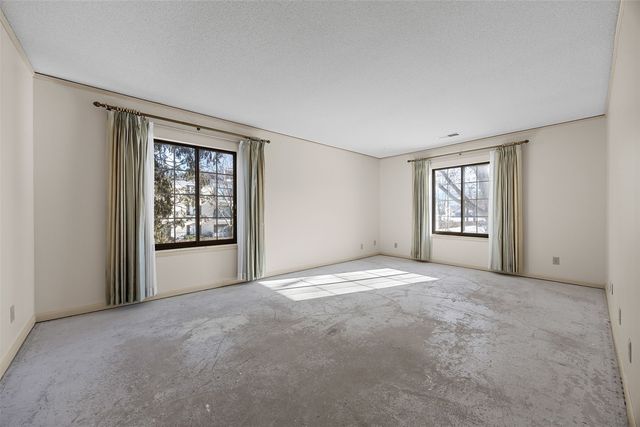 130 Thompson Dr SE 210, Cedar Rapids, IA 52403