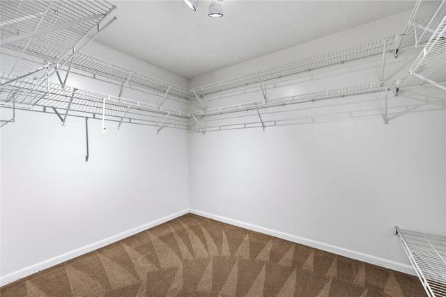 130 Thompson Dr SE 210, Cedar Rapids, IA 52403