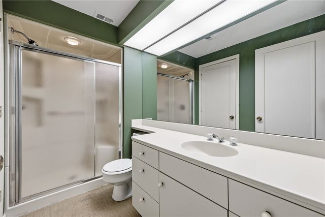 130 Thompson Dr SE 210, Cedar Rapids, IA 52403