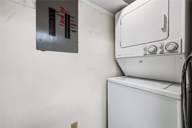 130 Thompson Dr SE 210, Cedar Rapids, IA 52403