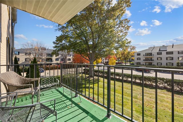 130 Thompson Dr SE 210, Cedar Rapids, IA 52403