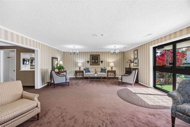 130 Thompson Dr SE 210, Cedar Rapids, IA 52403