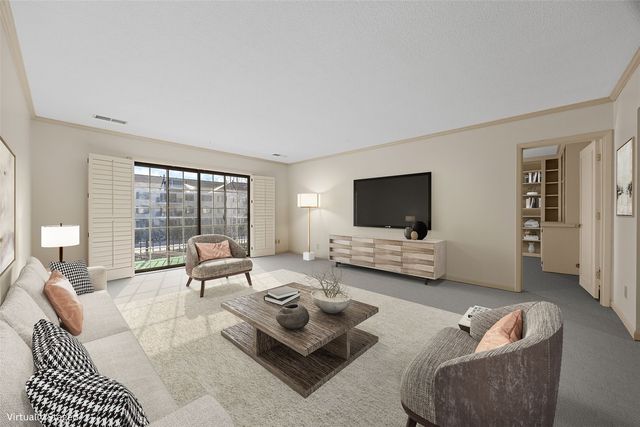 130 Thompson Dr SE 210, Cedar Rapids, IA 52403