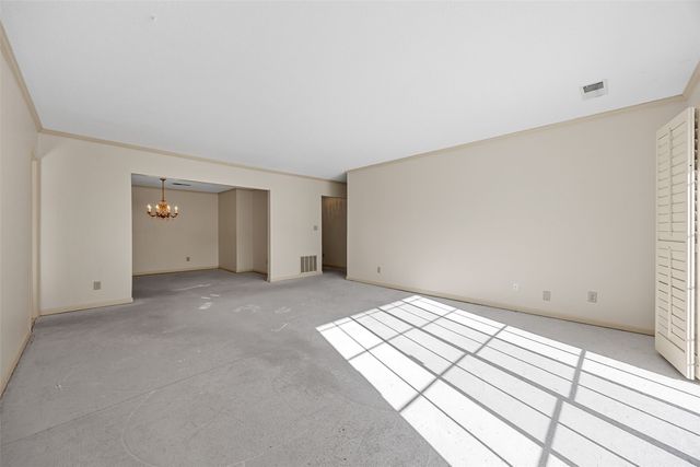 130 Thompson Dr SE 210, Cedar Rapids, IA 52403