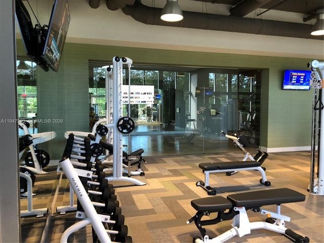 16385 Biscayne Blvd 1417, North Miami Beach, FL 33160