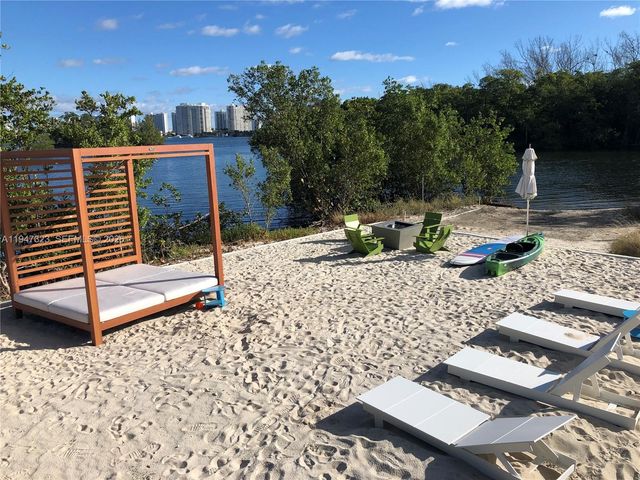 16385 Biscayne Blvd 1417, North Miami Beach, FL 33160