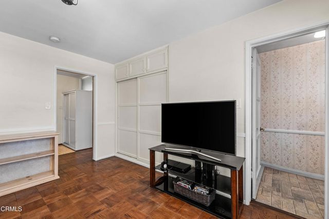 5559 Robinhood Avenue, Temple City, CA 91780