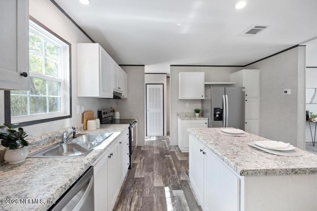 2004 BLUE KNOLL Road, Middleburg, FL 32068