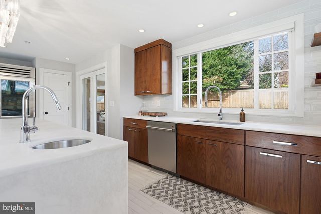 8 STEWART AVE, Annapolis, MD 21401