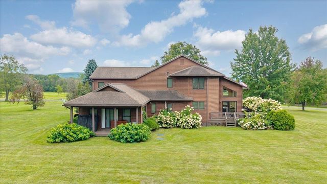 13 Country Club Estates, Swanton, VT 05488