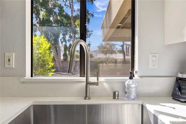 77116 Pauma Valley Way, Palm Desert, CA 92211