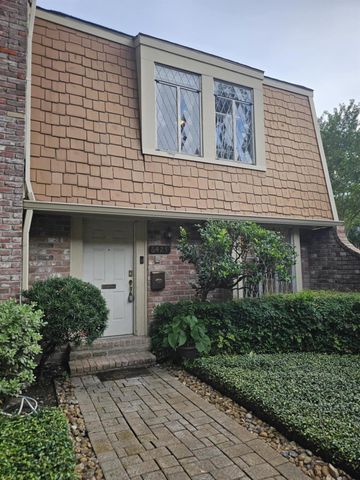 6429 Burgoyne Road 15, Houston, TX 77057