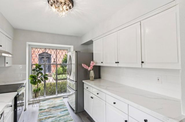 6429 Burgoyne Road 15, Houston, TX 77057