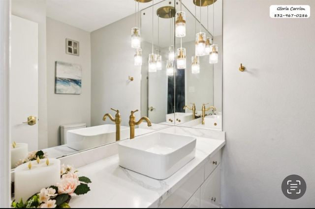 6429 Burgoyne Road 15, Houston, TX 77057