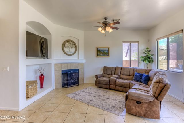 282 E Forrest Feezor Street, Vail, AZ 85641