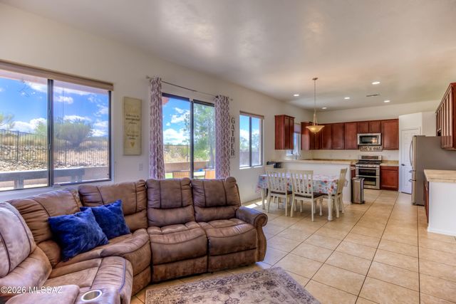 282 E Forrest Feezor Street, Vail, AZ 85641