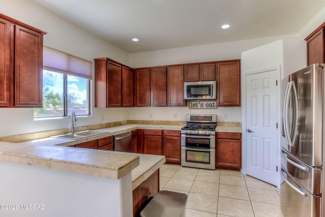 282 E Forrest Feezor Street, Vail, AZ 85641