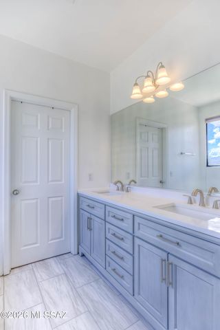 282 E Forrest Feezor Street, Vail, AZ 85641