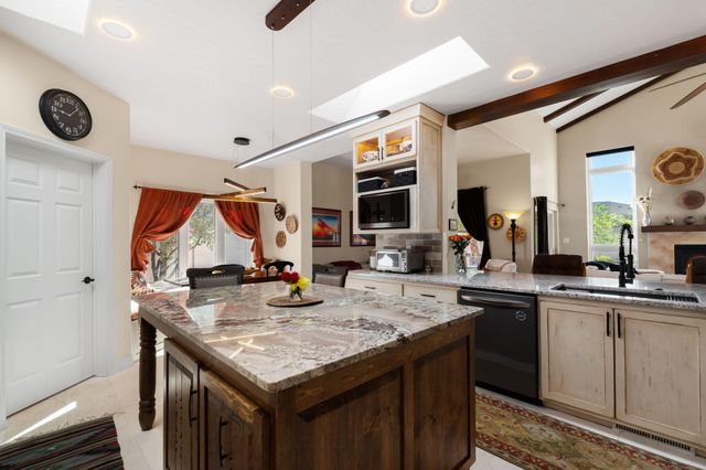 204 Winged Foot Court SE, Rio Rancho, NM 87124