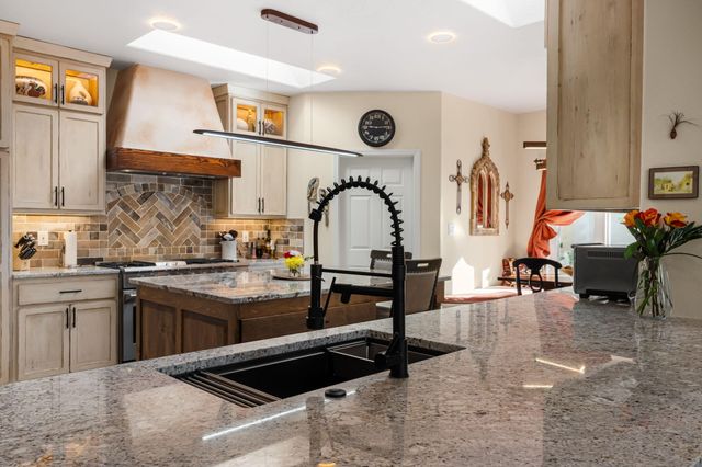 204 Winged Foot Court SE, Rio Rancho, NM 87124
