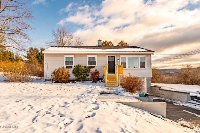 6 Brod Acres Road, Poestenkill, NY 12140