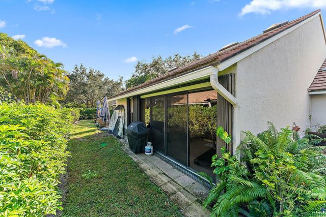 801 Kintyre Court, Palm Beach Gardens, FL 33418