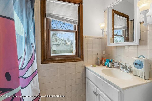 2610 W Washtenaw Street, Lansing, MI 48917