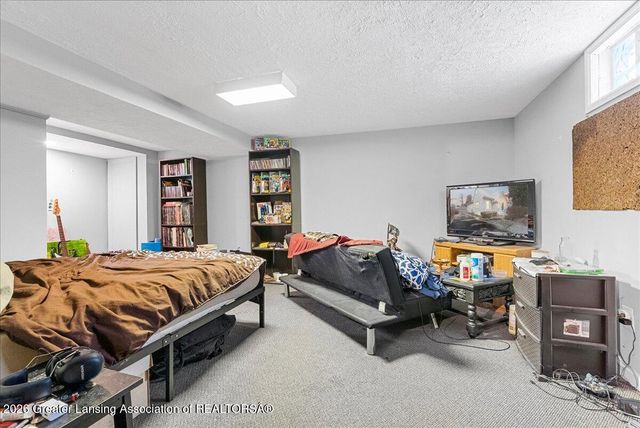 2610 W Washtenaw Street, Lansing, MI 48917