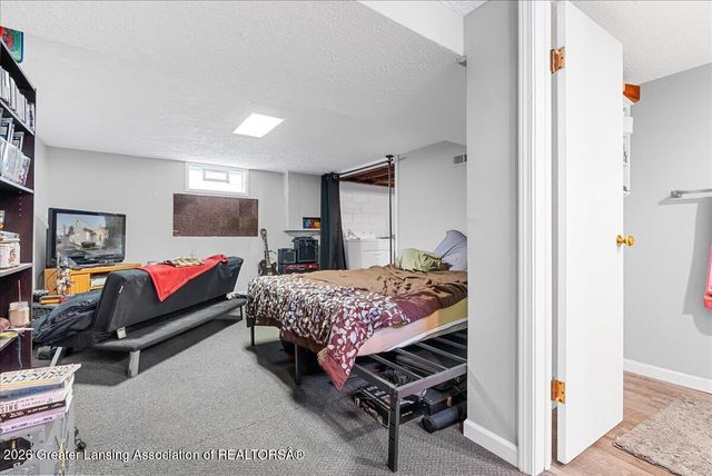 2610 W Washtenaw Street, Lansing, MI 48917