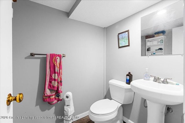 2610 W Washtenaw Street, Lansing, MI 48917