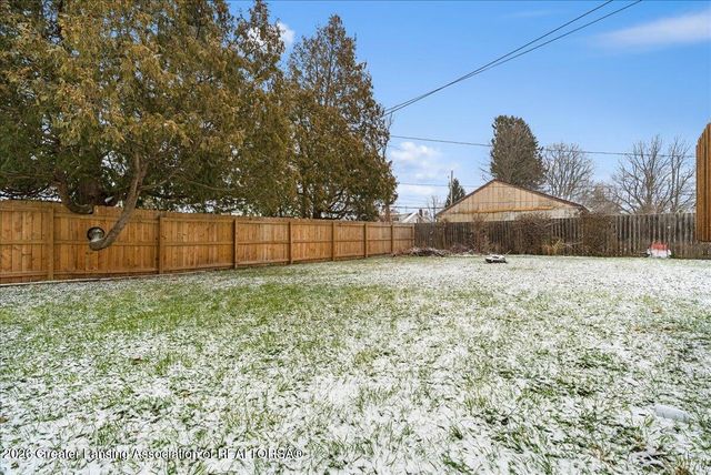 2610 W Washtenaw Street, Lansing, MI 48917