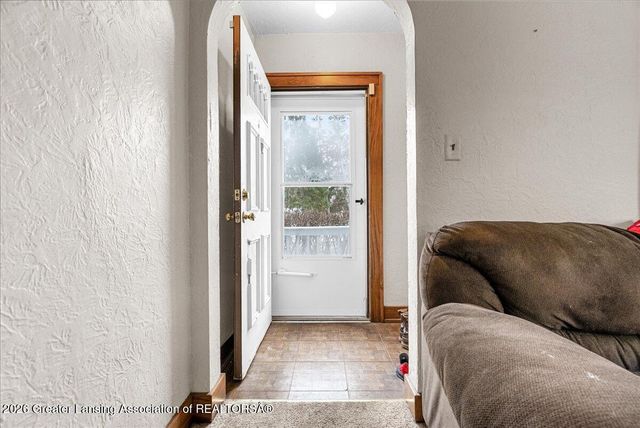 2610 W Washtenaw Street, Lansing, MI 48917