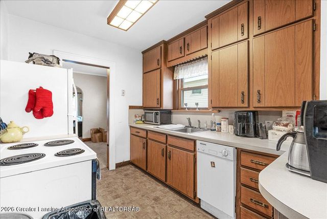 2610 W Washtenaw Street, Lansing, MI 48917