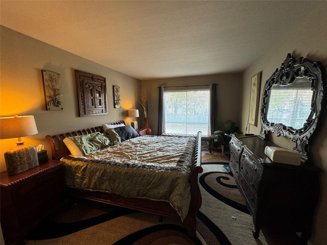 2220 S Piney Point Road 208, Houston, TX 77063