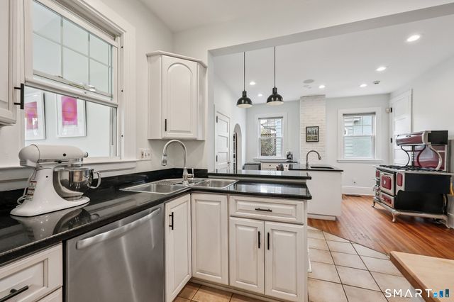 135 Elizabeth Street, Hartford, CT 06105