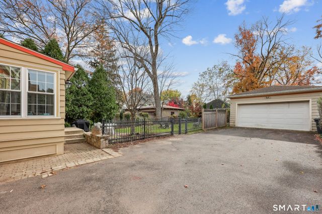 135 Elizabeth Street, Hartford, CT 06105