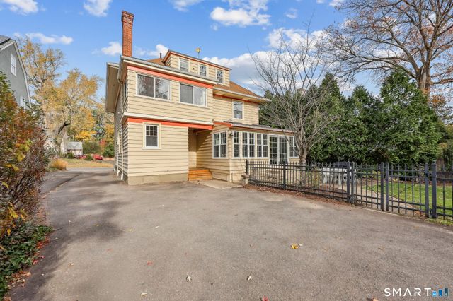 135 Elizabeth Street, Hartford, CT 06105