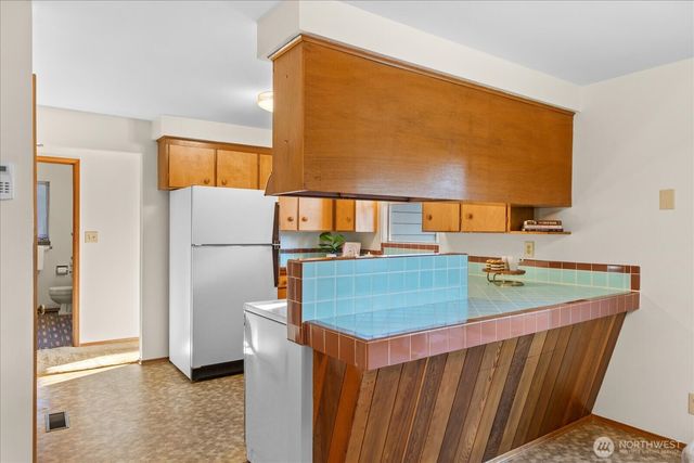 323 NW 202nd Street, Shoreline, WA 98177