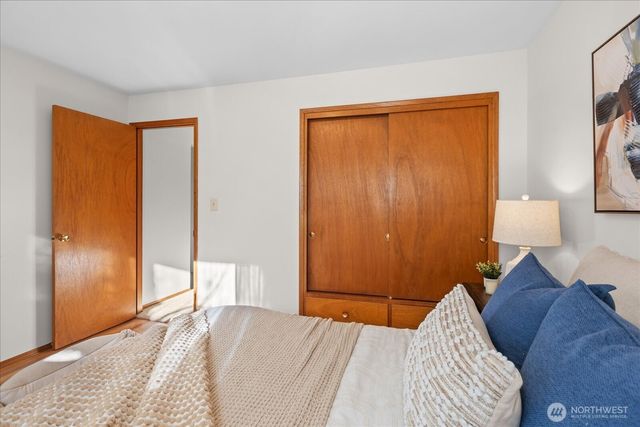 323 NW 202nd Street, Shoreline, WA 98177