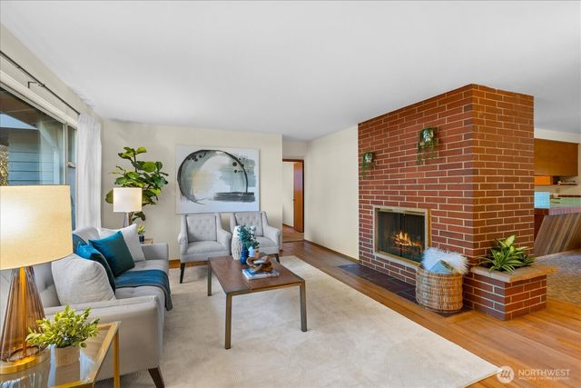 323 NW 202nd Street, Shoreline, WA 98177