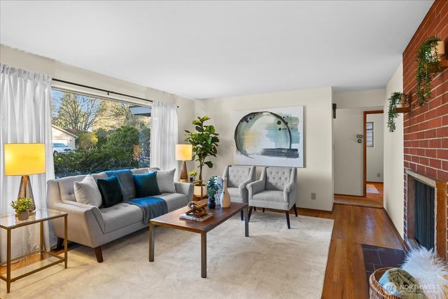 323 NW 202nd Street, Shoreline, WA 98177