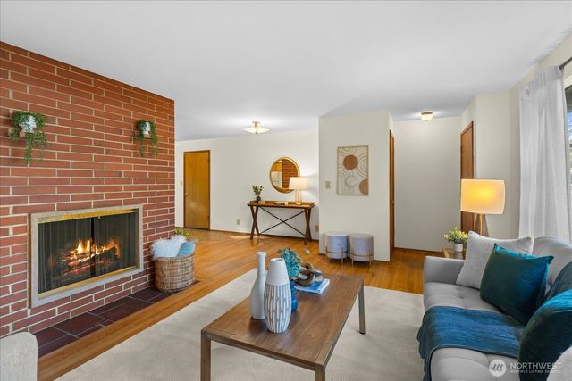 323 NW 202nd Street, Shoreline, WA 98177