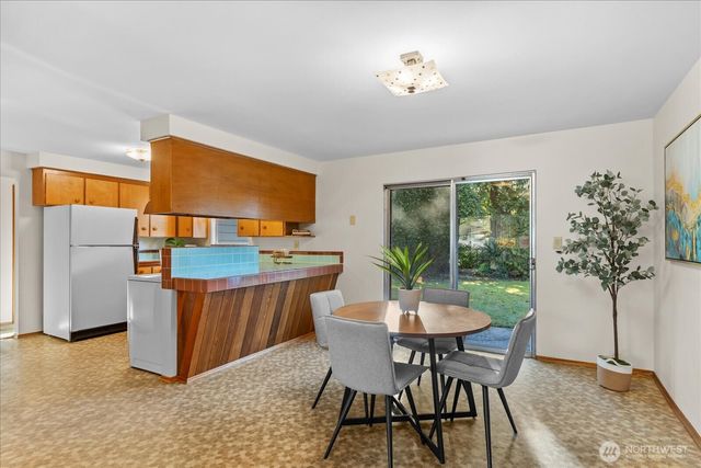 323 NW 202nd Street, Shoreline, WA 98177