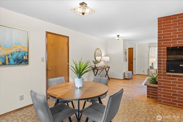 323 NW 202nd Street, Shoreline, WA 98177