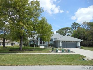 141 W Forest Oak Place, Beverly Hills, FL 34465