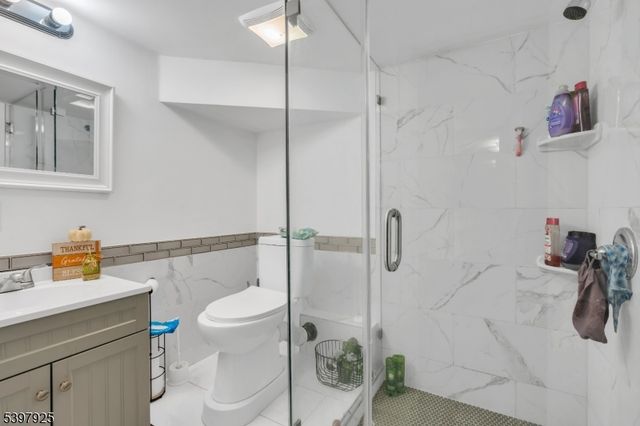 26 Center Oak Ave, Lawnside Boro, NJ 08045