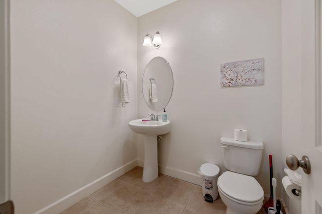 3043 Parks Avenue, Tulare, CA 93274