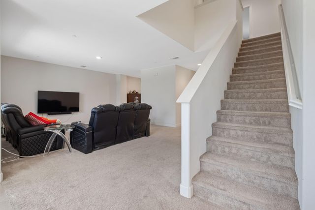 3043 Parks Avenue, Tulare, CA 93274